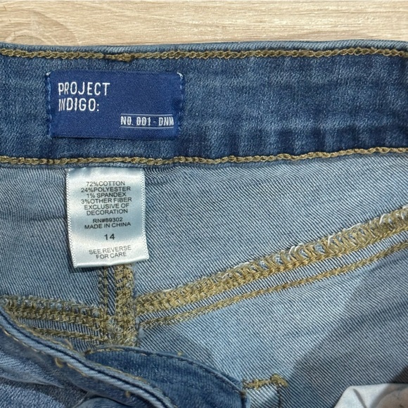 Project Indigo cropped jeans with the sweetest embroidered flowers – size 14 - Picture 5 of 9